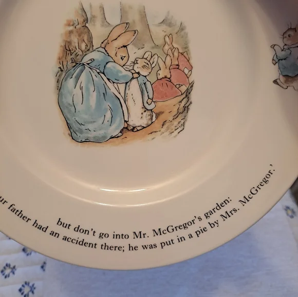 Vtg Wedgwood "Peter Rabbit" Plate - Made in England 1993 - Picture 4 of 6